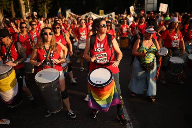 2026 National LGBTI Pride Parade in Madrid The atmosphere on the streets of Madrid during the 2026 National LGBTI Pride Parade on July 4, 2026, in Madrid, Spain. The 2026 National Pride Parade, under the slogan Take to the Streets with Pride: Dissent and Resistance, demands a National Pact against hate speech, the effective implementation of LGBTQ+ and transgender laws, the criminalization of conversion therapies with prison sentences, and the recognition of non-binary and intersex people. JULY 4, 2026 PARADE Alejandro Martínez Vé Madrid, Madrid, Spain  Copyright: xAlejandroxMartinezxVÃ lezx 7644693