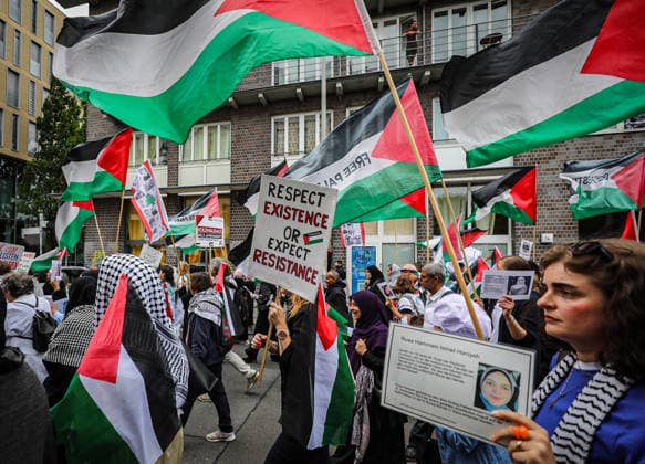 July 4, 2026, Berlin, Berlin, Germany: Berlin, Germany, July 4, 2026: Demonstrators take part in a pro-Palestinian march through central Berlin calling for an end to the war in Gaza, protection of medical workers, and the release of detained Palestinian doctor Hussam Abu Safiya. Participants carried Palestinian flags, banners and photographs during the demonstration. ZUMA Press Wire. Berlin Germany  - ZUMAa268 20260704_zip_a268_011 Copyright: xAbdelrahmanxAlkahloutx