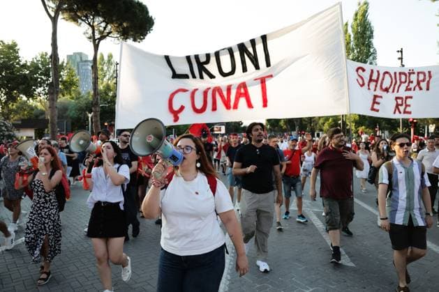 Thousands Rally in Tirana as Diaspora Joins Day 35 Protest TIRANA, ALBANIA JULY 4, 2026: Thousands of demonstrators gathered in central Tirana on the 35th consecutive day of protests against a proposed luxury tourism development project linked to Jared Kushner and other international investors. Protesters, including members of the Albanian diaspora, environmental activists, civil society organizations, students and families, assembled at Skanderbeg Square before marching to the Prime Minister™s Office, calling for the cancellation of the project and broader political reforms. Tirana Albania Copyright: x xVlasovxSulajx xJNAxPressx