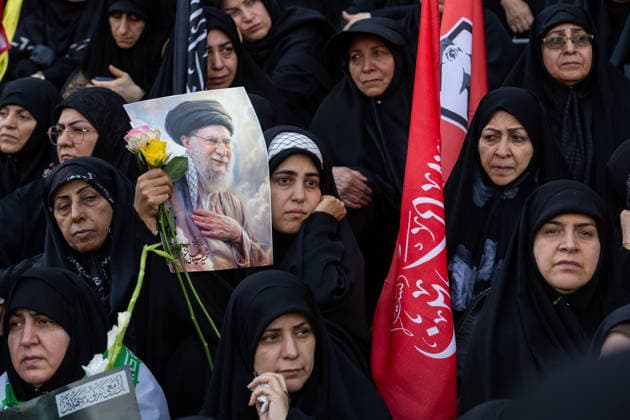 Iran: Funeral ceremonies for the late Iranian Supreme Leader Mourners gather for the start of the dayslong funeral ceremonies for the late Iranian Supreme Leader Ayatollah Ali Khamenei and members of his family at the Imam Khomeini Mosalla Grand Mosque in Tehran, Iran, Saturday, July 4, 2026. RESTRICTIONS: NO Access Israel Media Persian Language TV Stations Outside Iran Strictly No Access BBC Persian VOA Persian Manoto TV Iran International TV Tehran Tehran Iran Copyright: SobhanxFarajvan