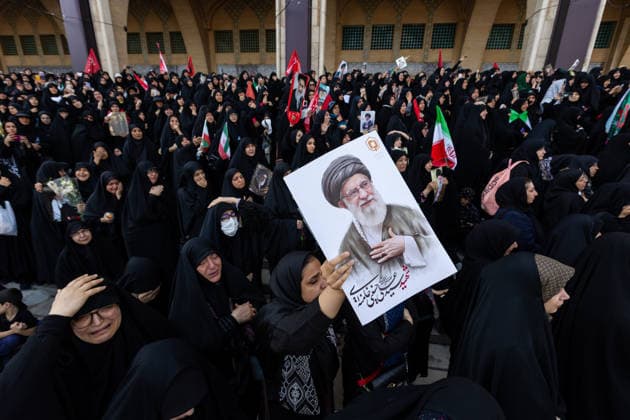 Iran: Funeral ceremonies for the late Iranian Supreme Leader Mourners gather for the start of the days-long funeral ceremonies for the late Iranian Supreme Leader Ayatollah Ali Khamenei and members of his family at the Imam Khomeini Mosalla Grand Mosque. RESTRICTIONS: NO Access Israel Media Persian Language TV Stations Outside Iran Strictly No Access BBC Persian VOA Persian Manoto TV Iran International TV Tehran Tehran Iran Copyright: SobhanxFarajvan
