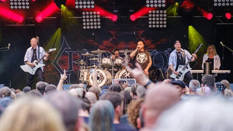 Castle Rock in Mülheim ** NUR FÜR REDAKTIONELLE ZWECKE ** EDITORIAL USE ONLY **<p>Die Band CREMATORY auf der Bühne. Emotionaler Abschied von Castle Rock am Samstag, 04. Juli 2026 in Mülheim.¨ Deutschland NRW Mülheim Copyright: ChristophxWojtyczka *** Castle Rock in Mülheim ** FOR EDITORIAL USE ONLY ** EDITORIAL USE ONLY ** p The band CREMATORY on stage Emotional farewell to Castle Rock on Saturday, July 4, 2026, in Mülheim, Germany, North Rhine-Westphalia, Mülheim Copyright ChristophxWojtyczka Copyright: ChristophxWojtyczka doc86ksto3odagcmf8ur0b ,EDITORIAL USE ONLY