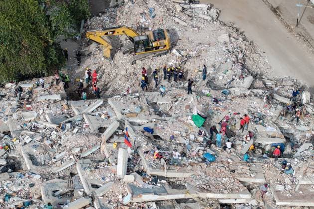 Aerial views reveal scale of devastation in Venezuela after twin earthquakes LA GUAIRA, VENEZUELA - JULY 4: An aerial view captures the catastrophic destruction across the Caraballeda and Caribe neighborhoods in the coastal city of La Guaira, Venezuela, on July 4, 2026, the area hardest hit by the recent 7.2 and 7.5 magnitude twin earthquakes. As emergency response teams continue searching the debris for survivors, the aerial footage underscores the severe impact of the disaster. Cem Tekkesinoglu Anadolu La Guaira Venezuela. Editorial use only. Please get in touch for any other usage.  Copyright: x2026xAnadoluxCemxTekkesinoglux