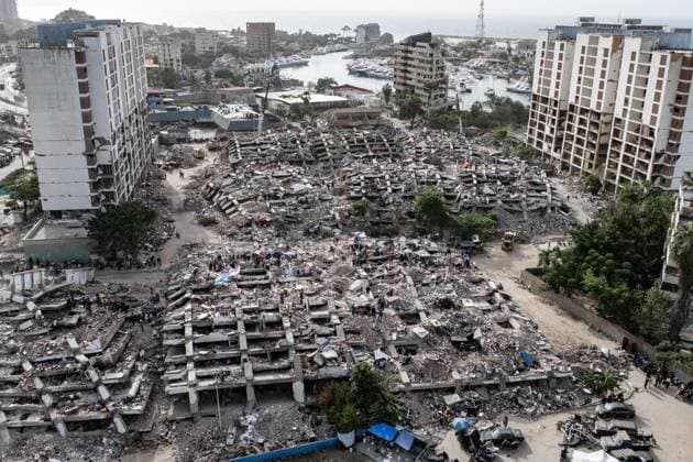 Aerial views reveal scale of devastation in Venezuela after twin earthquakes LA GUAIRA, VENEZUELA - JULY 4: An aerial view captures the catastrophic destruction across the Caraballeda and Caribe neighborhoods in the coastal city of La Guaira, Venezuela, on July 4, 2026, the area hardest hit by the recent 7.2 and 7.5 magnitude twin earthquakes. As emergency response teams continue searching the debris for survivors, the aerial footage underscores the severe impact of the disaster. Cem Tekkesinoglu Anadolu La Guaira Venezuela. Editorial use only. Please get in touch for any other usage.  Copyright: x2026xAnadoluxCemxTekkesinoglux