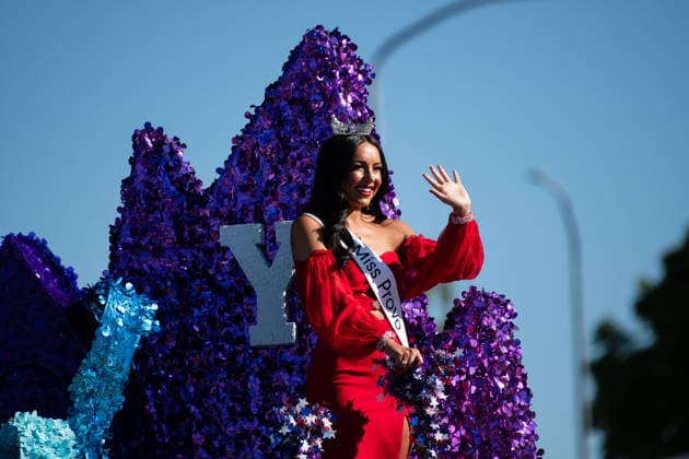 July 4, 2026, Provo, Utah, USA: Miss Provo waves to spectators from a purple tinsel-decorated parade float during America s Freedom Festival Grand Parade in Provo, Utah, Saturday, July 4, 2026. The annual Independence Day event features expanded programming to honor the 250th anniversary of United States independence. Provo USA - ZUMAm292 20260704_znp_m292_109 Copyright: xCharlesxMcClintockxWilsonx
