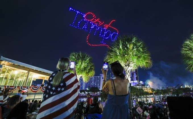 July 4, 2026, Tampa, Florida, USA: A drone light show entertains the crowd of thousands at Julian B. Lane Riverfront Park as part of the Liberty By The Bay citywide celebration on Saturday, July 4, 2026 in Tampa. Tampa USA  - ZUMAs70_ 20260704_zan_s70_014 Copyright: xLuisxSantanax