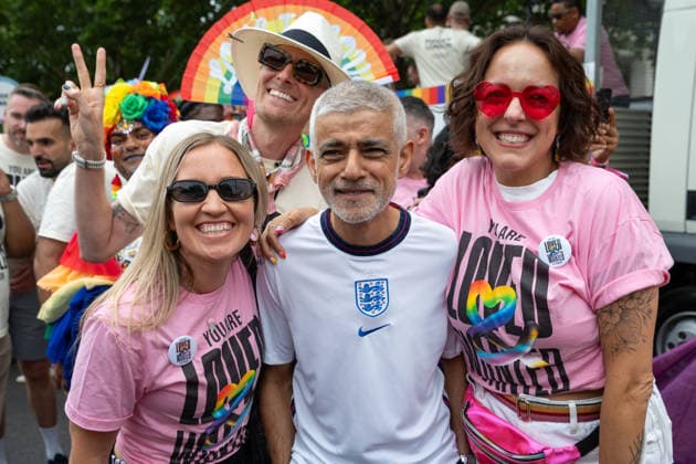 July 4, 2026, London, United Kingdom: London Mayor Sadiq Khan poses for photographs with participants during the Pride in London parade in central London. Participants take part in the annual Pride in London parade through central London, celebrating LGBTQ+ communities and advocating for visibility, unity and equality. Thousands of marchers, community groups, charities, businesses and campaign organisations join the procession, which travels through the capital with colourful costumes, banners, music and performances. London United Kingdom - ZUMAs197 20260704_aaa_s197_287 Copyright: xAndreaxDomeniconix
