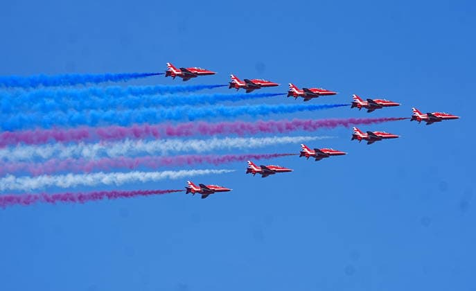 Celebrating America’s 250th anniversary NEW YORK CITY, UNITED STATES - JULY 4: Royal Air Force Aerobatic Team, known as The Red Arrows , release red, white and blue smoke as they fly over New York Harbour during Sail 4th 250 to celebrate America s 250th birthday, in New York, United States on July 4, 2026. Selcuk Acar Anadolu New York United States. Editorial use only. Please get in touch for any other usage.  Copyright: x2026xAnadoluxSelcukxAcarx