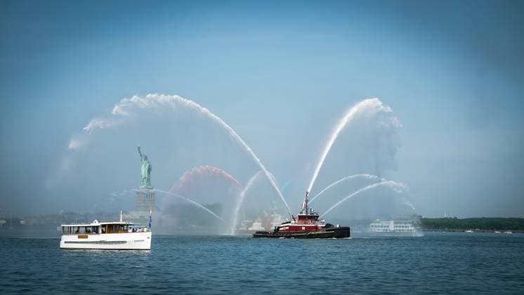RECORD DATE NOT STATED New York Harbor Comes Alive as Sail250 Tall Ships Parade Marks America™s 250th Birthday (NEW) New York Harbor Comes Alive as Sail250 Tall Ships Parade Marks America™s 250th Birthday. July 04,2026, New York,USA. FDNY Three Forty Three , joined the Sail250 Parade of Sail in New York Harbor on July 4, 2026, as part of the Sail4th 250 celebration. Credit: Jorge Estrellado Thenews2(Foto: Jorge Estrellado Thenews2 imago images) New York Harbor Comes Alive as Sail250 Tall Ships Parade Marks America™s 250th Birthday  Copyright: xJorgexEstrelladox