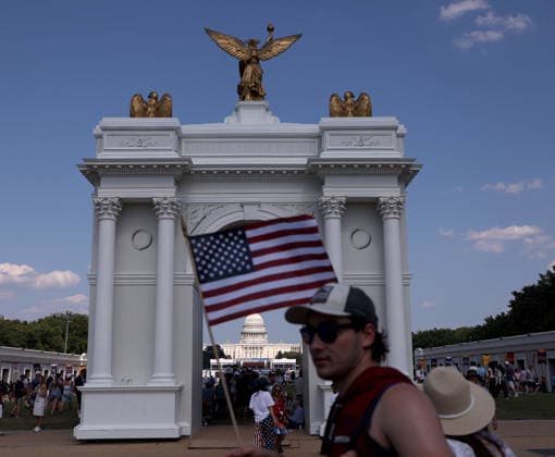 July 4, 2026, Washington, District Of Columbia, USA: People attend the Salute to America Independence Day celebration in Washington, DC, USA, on July 4, 2026. The nation is marking the 250th anniversary of the United States Declaration of Independence. Washington USA - ZUMAs337 20260704_znp_s337_010 Copyright: xGentxShkullakux