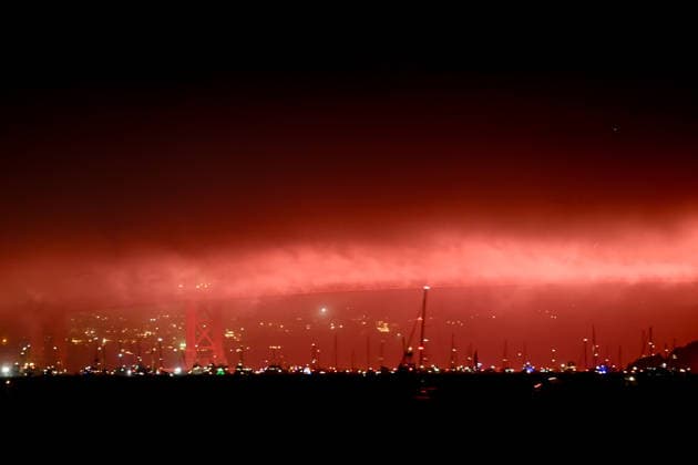 Fireworks in San Francisco on 4th of July SAN FRANCISCO, CA - JULY 4: A view of fireworks on Golden Gate Bridge as seen from Tiburon during cloudy weather for the 4th of July celebration in San Francisco, California, United States on July 4, 2026. Tayfun Coskun Anadolu California United States. Editorial use only. Please get in touch for any other usage.  Copyright: x2026xAnadoluxTayfunxCoskunx