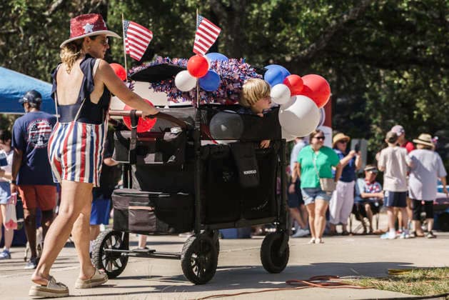 July 4, 2026: Austin, Texas. The Fourth of July parade and gathering at North West Hills, a neighborhood in Austin, is a long time tradition, that many from the neighborhood and surrounding areas come out to see.  - ZUMAda1_ 20260704_zap_da1_027 Copyright: xSandraxDahdahx