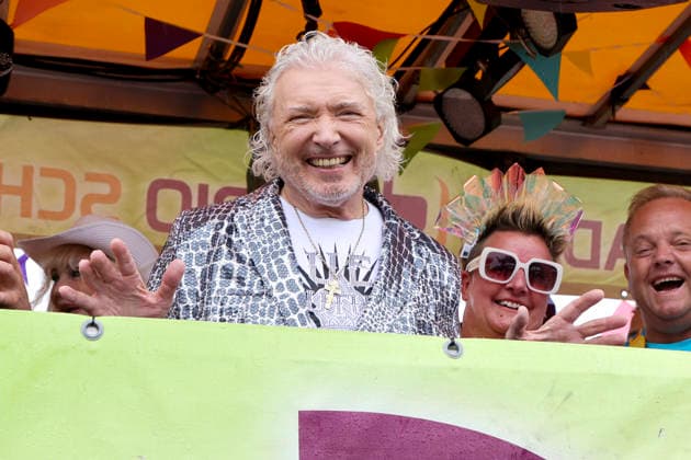 ABB SCHLAGERMOVE- Peter Orloff zu Gast beim Schlagermove auf dem Heiligengeistfeld in Hamburg am 04.07.2025 Hamburg Deutschland *** ABB SCHLAGERMOVE: Peter Orloff to perform at the Schlagermove on the Heiligengeistfeld in Hamburg on July 4, 2025, Hamburg, Germany
