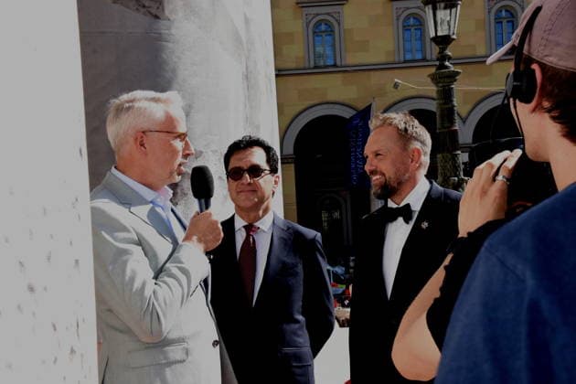 Bernd Doepke BMW Niederlassungsleiter Serge Dorny Staatsintendant Steven Gaetjen ModeratorMuenchen 04.07.2026 Max Joseph Platz Bayerische Staatsoper OPER FUER ALLE Die Wallkuere -Richard WagnerFoto Bernd Lindenthaler Munich, July 4, 2026; Max Joseph Square; Bavarian State Opera; OPERA FOR ALL; *Die Walküre* by Richard Wagner; Photo: Munich