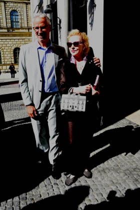 Bernd Doepke BMW Niederlassungsleiter Sunny Melles Schauspielerin Saengerin Muenchen 04.07.2026 Max Joseph Platz Bayerische Staatsoper OPER FUER ALLE Die Wallkuere -Richard Wagner Foto Muenchen *** Bernd Doepke, BMW Branch Manager; Sunny Melles, actress and singer; Munich, July 4, 2026; Max Joseph Square; Bavarian State Opera; OPERA FOR ALL; *Die Walküre* by Richard Wagner; Photo: Munich