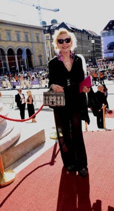 Sunny Melles Schauspielerin Saengerin Muenchen 04.07.2026 Max Joseph Platz Bayerische Staatsoper OPER FUER ALLE Die Wallkuere -Richard Wagner Foto Muenchen *** Sunny Melles, Actress and Singer, Munich, July 4, 2026, Max Joseph Square, Bavarian State Opera, OPERA FOR ALL, *Die Walküre* by Richard Wagner, Photo: Munich