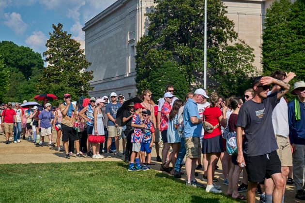 Americans Celebrate 250th Anniversary in Washington, US - 04 Jul 2026 Americans wait in long security lines to enter the National Mall to celebrate the US 250th anniversary in Washington DC. Washington United States Copyright: xDominicxGwinnx xSOPAxImagesx D.Gwinn_July 4_03_20260704_D85_7390
