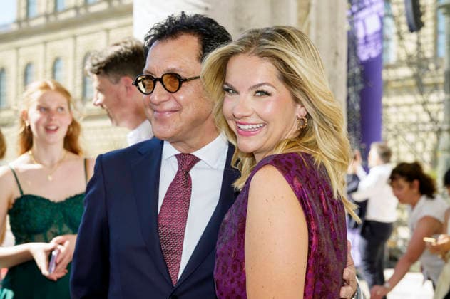 Serge Dorny und Teresa Boning bei der Ankunft zum Event Oper für alle 2026 im Rahmen der Münchner Opernfestspiele mit der Live-Opernübertragung von Richard Wagners Die Walküre im Nationaltheater. München, 04.07.2026 *** Serge Dorny and Teresa Boning upon their arrival at the Opera for All 2026 event, part of the Munich Opera Festival, featuring a live opera broadcast of Richard Wagner s *Die Walküre* at the National Theater in Munich, July 4, 2026 Foto:xN.xKolinzx xFuturexImagex oper_6712