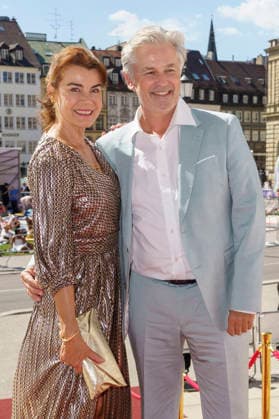 Nicola Tiggeler und Timothy Peach bei der Ankunft zum Event Oper für alle 2026 im Rahmen der Münchner Opernfestspiele mit der Live-Opernübertragung von Richard Wagners Die Walküre im Nationaltheater. München, 04.07.2026 *** Nicola Tiggeler and Timothy Peach upon their arrival at the Opera for All 2026 event, part of the Munich Opera Festival, featuring a live opera broadcast of Richard Wagner’s *Die Walküre* at the National Theater in Munich, July 4, 2026 Foto:xN.xKolinzx xFuturexImagex oper_6722