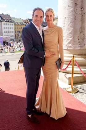 Thomas Ohrner mit Ehefrau Anne Arnholdt bei der Ankunft zum Event Oper für alle 2026 im Rahmen der Münchner Opernfestspiele mit der Live-Opernübertragung von Richard Wagners Die Walküre im Nationaltheater. München, 04.07.2026 *** Thomas Ohrner with his wife Anne Arnholdt upon arrival at the Opera for All 2026 event, part of the Munich Opera Festival, featuring a live opera broadcast of Richard Wagner’s *Die Walküre* at the National Theater in Munich, July 4, 2026 Foto:xN.xKolinzx xFuturexImagex oper_6732