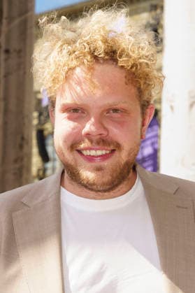 Johannes Berzl bei der Ankunft zum Event Oper für alle 2026 im Rahmen der Münchner Opernfestspiele mit der Live-Opernübertragung von Richard Wagners Die Walküre im Nationaltheater. München, 04.07.2026 *** Johannes Berzl upon his arrival at the Opera for All 2026 event, part of the Munich Opera Festival, featuring a live opera broadcast of Richard Wagner s *Die Walküre* at the National Theater in Munich, July 4, 2026 Foto:xN.xKolinzx xFuturexImagex oper_6736