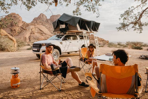 Namibia, friends camping near Spitzkoppe model released, Symbolfoto, LHPF00357