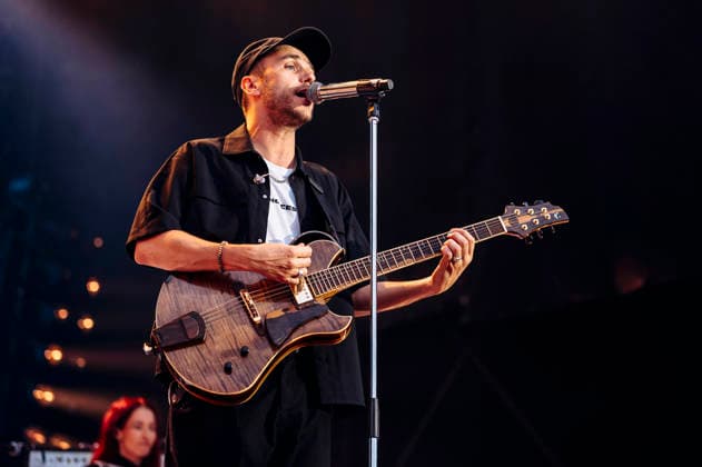 Clueso live bei einem Konzert auf dem Domplatz. Erfurt, 04.07.2026 *** Clueso performing live at a concert on Domplatz in Erfurt, July 4, 2026 Foto:xM.xKremerx xFuturexImagex clueso_6707