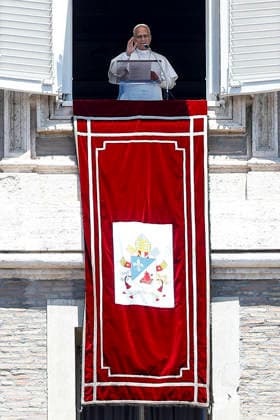 July 5, 2026, Vatican City, ITALIA ROMA: Pope Leo XIV during the Angelus prayer, traditional Sunday s prayer, from the window of his office overlooking Saint Peter s Square, Vatican City, 05 July 2026. ANSA ANGELO CARCONI. Vatican City ITALIA ROMA  - ZUMAa110 20260705_zaf_a110_013 Copyright: xAngeloxCarconix