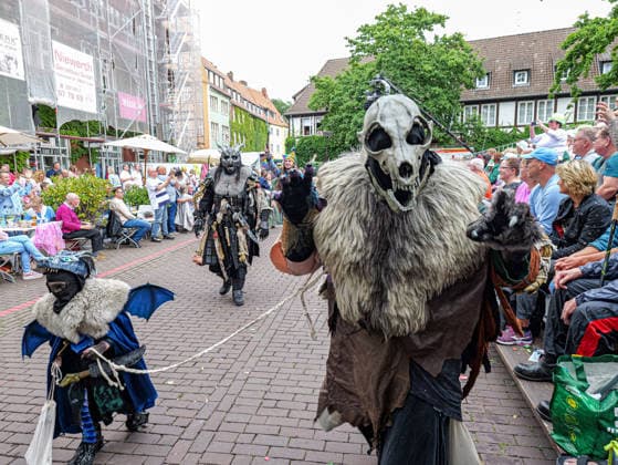 Schützenausmarsch 2026 in Hannover Das weltgrößte 497. Schützenfest beginnt traditionsgemäß mit dem großen Schützenausmarsch in der Innenstadt von Hannover. *** 2026 Schützenausmarsch in Hanover The world s largest Schützenfest, featuring 497 participants, traditionally begins with the grand Schützenausmarsch in downtown Hanover Copyright: xBerndxGüntherx