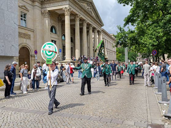 Schützenausmarsch 2026 in Hannover Das weltgrößte 497. Schützenfest beginnt traditionsgemäß mit dem großen Schützenausmarsch in der Innenstadt von Hannover. *** 2026 Schützenausmarsch in Hanover The world s largest Schützenfest, featuring 497 participants, traditionally begins with the grand Schützenausmarsch in downtown Hanover Copyright: xBerndxGüntherx