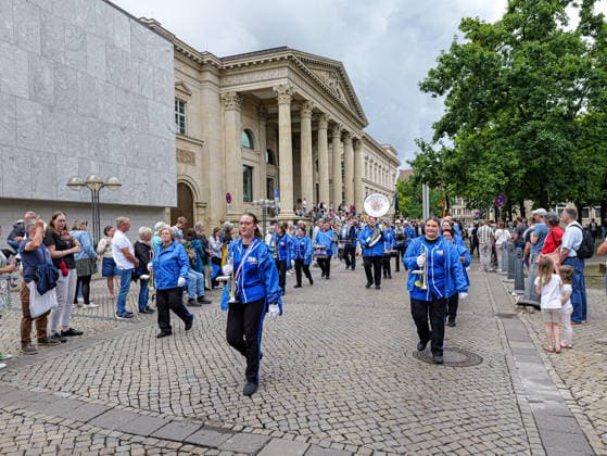 Schützenausmarsch 2026 in Hannover Das weltgrößte 497. Schützenfest beginnt traditionsgemäß mit dem großen Schützenausmarsch in der Innenstadt von Hannover. *** 2026 Schützenausmarsch in Hanover The world s largest Schützenfest, featuring 497 participants, traditionally begins with the grand Schützenausmarsch in downtown Hanover Copyright: xBerndxGüntherx