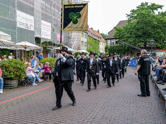 Schützenausmarsch 2026 in Hannover Das weltgrößte 497. Schützenfest beginnt traditionsgemäß mit dem großen Schützenausmarsch in der Innenstadt von Hannover. *** 2026 Schützenausmarsch in Hanover The world s largest Schützenfest, featuring 497 participants, traditionally begins with the grand Schützenausmarsch in downtown Hanover Copyright: xBerndxGüntherx