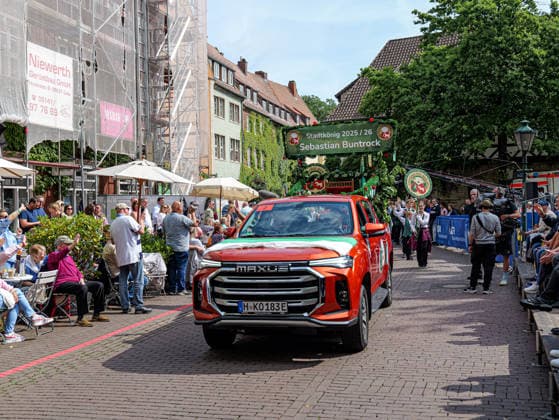 Schützenausmarsch 2026 in Hannover Das weltgrößte 497. Schützenfest beginnt traditionsgemäß mit dem großen Schützenausmarsch in der Innenstadt von Hannover. *** 2026 Schützenausmarsch in Hanover The world s largest Schützenfest, featuring 497 participants, traditionally begins with the grand Schützenausmarsch in downtown Hanover Copyright: xBerndxGüntherx