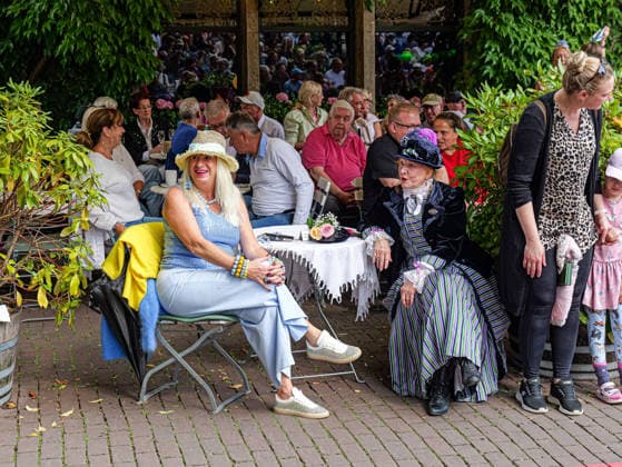 Schützenausmarsch 2026 in Hannover Das weltgrößte 497. Schützenfest beginnt traditionsgemäß mit dem großen Schützenausmarsch in der Innenstadt von Hannover. *** 2026 Schützenausmarsch in Hanover The world s largest Schützenfest, featuring 497 participants, traditionally begins with the grand Schützenausmarsch in downtown Hanover Copyright: xBerndxGüntherx