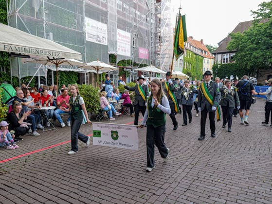 Schützenausmarsch 2026 in Hannover Das weltgrößte 497. Schützenfest beginnt traditionsgemäß mit dem großen Schützenausmarsch in der Innenstadt von Hannover. *** 2026 Schützenausmarsch in Hanover The world s largest Schützenfest, featuring 497 participants, traditionally begins with the grand Schützenausmarsch in downtown Hanover Copyright: xBerndxGüntherx