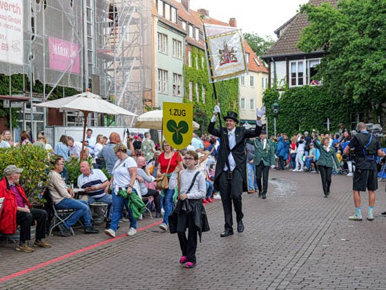 Schützenausmarsch 2026 in Hannover Das weltgrößte 497. Schützenfest beginnt traditionsgemäß mit dem großen Schützenausmarsch in der Innenstadt von Hannover. *** 2026 Schützenausmarsch in Hanover The world s largest Schützenfest, featuring 497 participants, traditionally begins with the grand Schützenausmarsch in downtown Hanover Copyright: xBerndxGüntherx