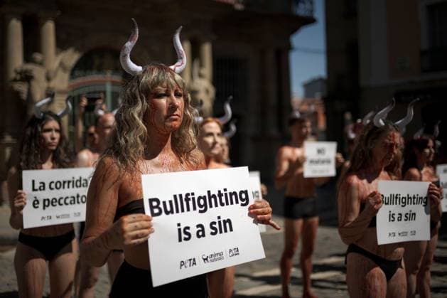 Animal rights activists protest in Pamplona ahead of San Fermin Festival PAMPLONA, SPAIN JULY 5, 2026: Animal rights activists from PETA (People for the Ethical Treatment of Animals) and AnimaNaturalis take part in a demonstration against bullfighting and the Running of the Bulls in Pamplona, Spain, on July 5, 2026, ahead of the San Fermin Festival. The annual festival, which begins on July 6, is internationally known for its traditional bull runs and bullfights, practices that the organizations oppose on animal welfare grounds. Pamplona Navarre Spain Copyright: x xGarixGaraialdex xJNAxPressx