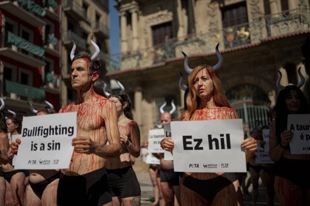 Animal rights activists protest in Pamplona ahead of San Fermin Festival PAMPLONA, SPAIN JULY 5, 2026: Animal rights activists from PETA (People for the Ethical Treatment of Animals) and AnimaNaturalis take part in a demonstration against bullfighting and the Running of the Bulls in Pamplona, Spain, on July 5, 2026, ahead of the San Fermin Festival. The annual festival, which begins on July 6, is internationally known for its traditional bull runs and bullfights, practices that the organizations oppose on animal welfare grounds. Pamplona Navarre Spain Copyright: x xGarixGaraialdex xJNAxPressx