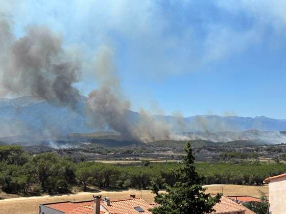 Firefighters Battle Huge Fire Near Montalba-le-Chateau - Trevillach A huge fire breaks out on the territory of the commune of Trevillach, on the outskirts of Montalba-le-Chateau in the Pyrenees-Orientales, about 35 kilometres from Perpignan, France on July 5, 2026, as firefighters with their vehicles and helicopters, including an AS350 Ecureuil, intervene to try to extinguish the enormous blaze. Photo by Geyres-Castoldi ABACAPRESS.COM Trévillach France  Copyright: xCastoldixIsabelle ABACAx