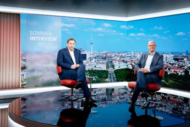 ARD-Sommerinterview, Lars Klingbeil, Matthias Deiß Berlin, Lars Klingbeil, Bundesfinanzminister, Vizekanzler, SPD, ARD-Hauptstadtstudio, ARD-Sommerinterview, TV, Matthias Deiß Berlin Berlin GER *** ARD Summer Interview, Lars Klingbeil, Matthias Deiß Berlin, Lars Klingbeil, Federal Minister of Finance, Vice Chancellor, SPD, ARD Capital Studio, ARD Summer Interview, TV, Matthias Deiß Berlin Berlin GER