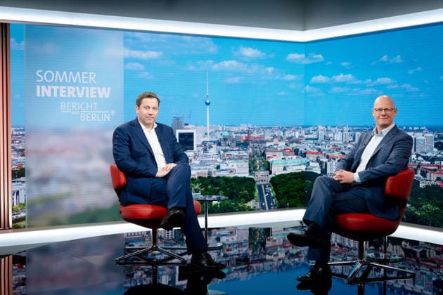ARD-Sommerinterview, Lars Klingbeil, Matthias Deiß Berlin, Lars Klingbeil, Bundesfinanzminister, Vizekanzler, SPD, ARD-Hauptstadtstudio, ARD-Sommerinterview, TV, Matthias Deiß Berlin Berlin GER *** ARD Summer Interview, Lars Klingbeil, Matthias Deiß Berlin, Lars Klingbeil, Federal Minister of Finance, Vice Chancellor, SPD, ARD Capital Studio, ARD Summer Interview, TV, Matthias Deiß Berlin Berlin GER