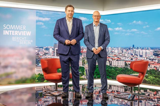 Lars Klingbeil im Interview mit Matthias Deiss Sommer Interview, Bericht aus Berlin. Lars Klingbeil (SPD), Bundesfinanzminister stellt sich den Fragen von Moderator Matthias Deiss, am 5. Juli 2026 im ARD-Hauptstadtstudio. Berlin Deutschland ARD-Hauptstadtstudio *** Lars Klingbeil in an interview with Matthias Deiss: Summer Interview, Report from Berlin—Lars Klingbeil (SPD), Federal Minister of Finance, answers questions from host Matthias Deiss on July 5, 2026, at the ARD Capital Studio in Berlin, Germany. ARD Capital Studio