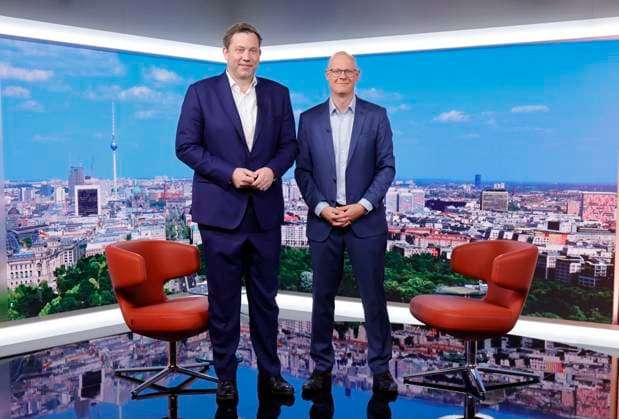 Deutschland, Berlin, ARD-Sommerinterviews starten: Vizekanzler, Bundesfinanzminister und SPD-Vorsitzender Lars Klingbeil , Moderator Matthias Deiß *** Germany, Berlin: ARD Summer Interviews Kick Off with Vice Chancellor, Federal Minister of Finance, and SPD Chairman Lars Klingbeil; Host Matthias Deiß