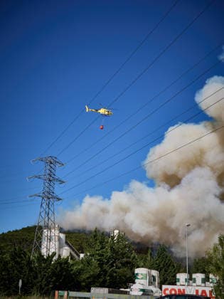 A large wildfire has been reported in Imárcoain, Navarre. Water-bombing helicopters are working to extinguish the wildfire in Imárcoain on July 5, 2026, in Imárcoain, Elorz Valley, Navarre, Spain. Firefighters are currently working to extinguish a fire in a grain field that has spread to a wooded area in Imárcoain, which belongs to the municipality of Elorz Valley. Emergency services received the alert at 4:49 p.m., and a response team consisting of firefighters, aircraft, environmental forest rangers, Local Police, and Regional Police. As a result, the AP 15 has been closed in both directions as a precaution. JULY 5, 2026 Imarcoain, Elorz Valley, Navarre Imarcoain, Elorz Valley, Navarre, Spain  Copyright: xEduardoxSanzx 7647229