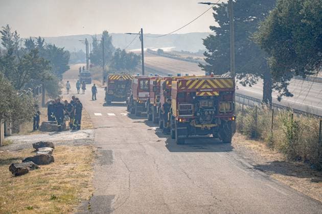 Fire in the Gard PHOTOPQR LE MIDI LIBRE TOM SERRANO MONTPELLIER 07 05 2026 PHOTOS TOM SERRANO FIRE IN THE TOWNS OF BEZOUCE, CABRIERES, AND LEDENON, GARD 30 DEPARTMENT DU GARD FIREFIGHTERS FIRE FLAMES FLAME FIRE DEPARTMENT FIREFIGHTER EMERGENCY RESPONSE A truck caught fire on the A9 highway near Rochefort-du-Gard, resulting in a fierce blaze. It was shortly before 3 p.m. on Saturday, July 4, when a heavy goods vehicle burst into flames between the Remoulins and Roquemaure interchanges, heading toward Lyon on the A9. Gard firefighters reported that they had been responding to the fire since 3:15 p.m. MONTPELLIER, HÉRAULT, France  Copyright: xPHOTOPQR LExMIDIxLIBRE MAXPPPxTOMxSERRANOx 20260705MDL3577 20260705MDL3582