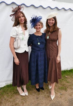 Henley Regatta Fashion Day 6 Regatta goers arrive in their finery of the last day of the event. General atmosphere on the last day, day 6 of the event along the River Thames., Credit:Geoffrey Swaine Geoff Swaine - B4563 Avalon UK, Oxfordshire, Henley on Thames  Copyright: xGeoffreyxSwainex xGeoffxSwainex-xB4563x xAvalonx 1114585183