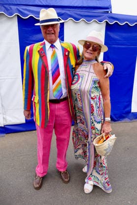 Henley Regatta Fashion Day 6 Regatta goers arrive in their finery of the last day of the event. General atmosphere on the last day, day 6 of the event along the River Thames., Credit:Geoffrey Swaine Geoff Swaine - B4563 Avalon UK, Oxfordshire, Henley on Thames  Copyright: xGeoffreyxSwainex xGeoffxSwainex-xB4563x xAvalonx 1114585656
