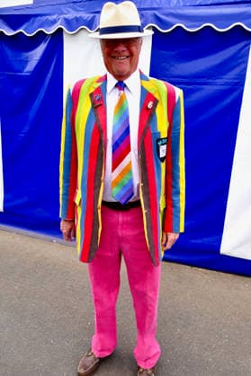 Henley Regatta Fashion Day 6 Regatta goers arrive in their finery of the last day of the event. General atmosphere on the last day, day 6 of the event along the River Thames., Credit:Geoffrey Swaine Geoff Swaine - B4563 Avalon UK, Oxfordshire, Henley on Thames  Copyright: xGeoffreyxSwainex xGeoffxSwainex-xB4563x xAvalonx 1114585689