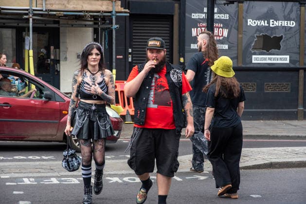 Metallica fans by the pop up ship in London, UK - 5Jul 2026 Two Metallica fans arrive to the pop up shop in London. Metallica heavy metal band is having two concerts in London over the weekend as part of the M72 World Tour. Hundreds of Metallica fans were seen queuing up to buy some memorabilia by the Metallica pop up shop which is open for 4 days in London, UK. London United Kingdom Copyright: xKrisztianxElekx xSOPAxImagesx SSS_20260705_POPUP_SHOP_0011005047