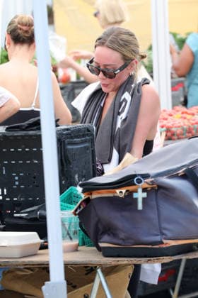 Celebrities enjoy a bright, warm day shopping at the Farmers Market Featuring: Hilary Duff Where: Studio City, California, United States When: 05 Jul 2026 Credit: H2Y INSTARimages EDITORIAL USE ONLY. NOT FOR USE BY NEWSPAPERS BASED IN THE UK. Copyright: xx instar55830633